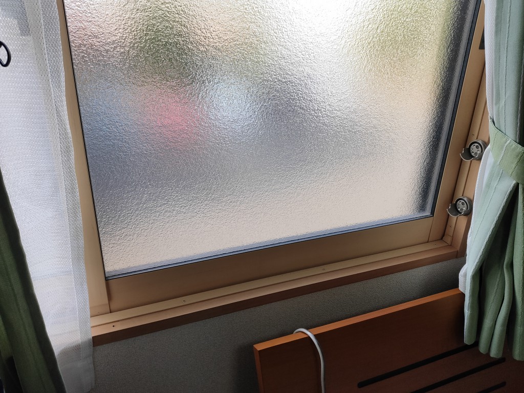 賃貸アパートでも取り付け可能な窓用エアコンを設置してみた homedify